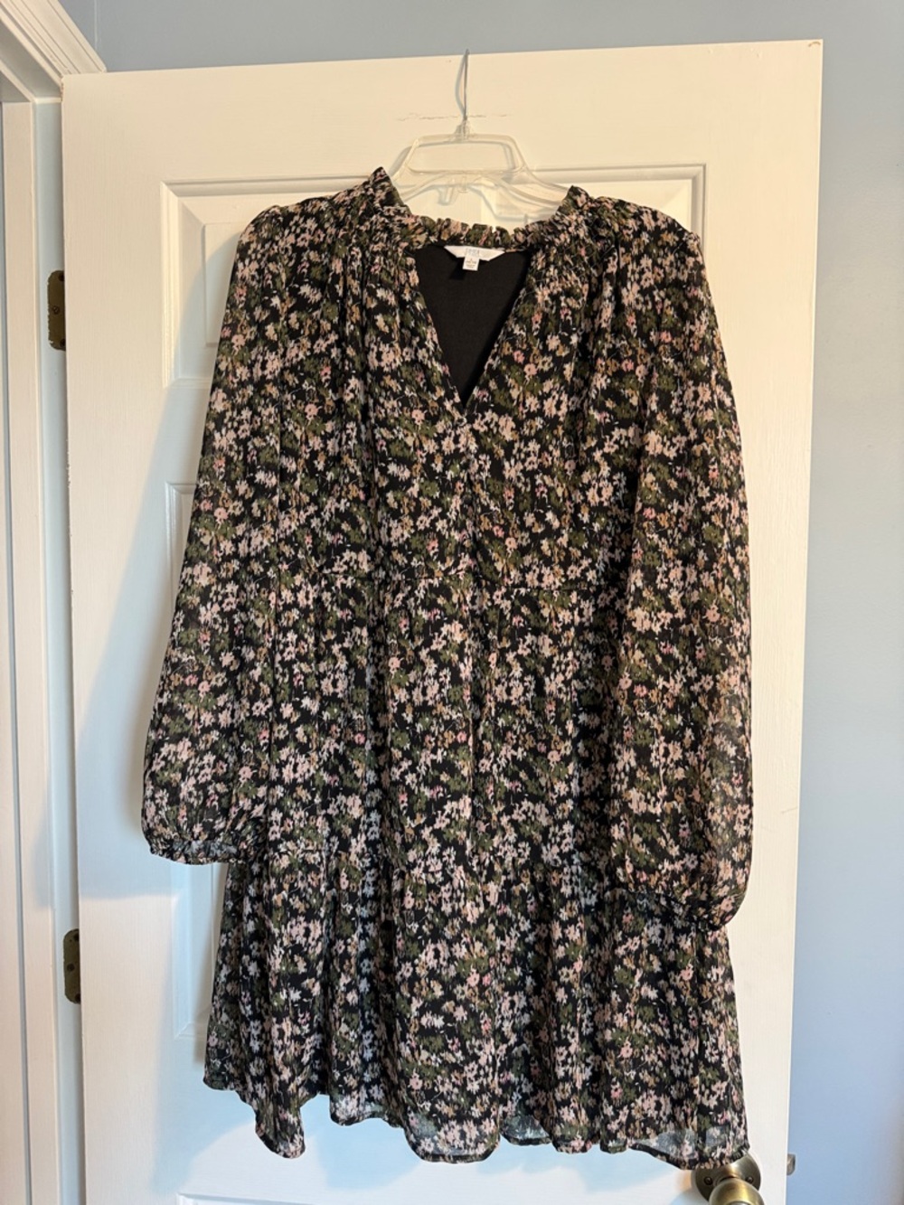 Time and Tru Black Floral Long Sleeve V-Neck Mini Dress